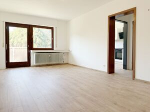 Saniertes Apartment mit Einbauküche und Balkon!